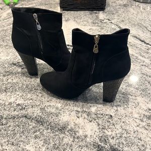 G by Guess black suede glitter zip ankle boot heels 9.5